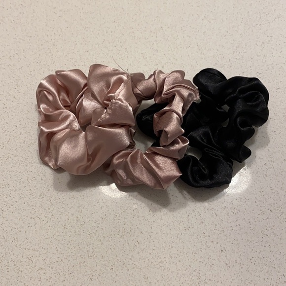 90s Style Scrunchie Bundle - Picture 9 of 16